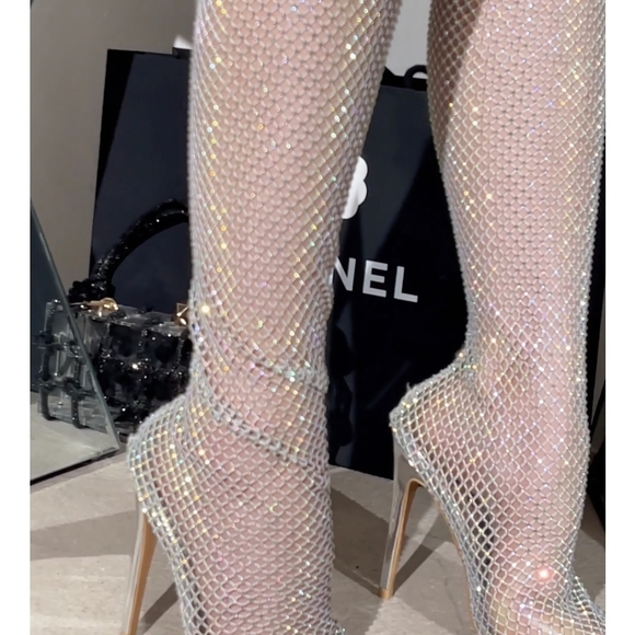 Cape Robbin Silver Glitter Heels - Picture 2 of 7